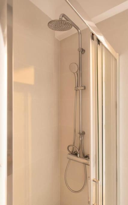 Bright & Airy 2Bd Apt Close To National Garden Atenas Exterior foto